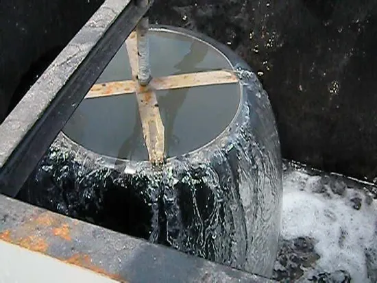 Sistema de purificación de aguas residuales Flotación por aire disuelto superficial para aguas residuales de fábricas de papel